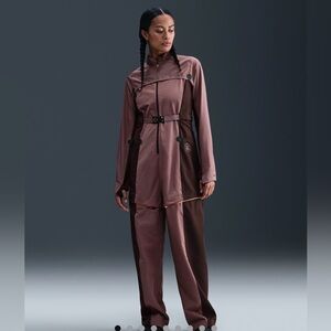 Nike ISPA
Women's Adaptable Flight Suit